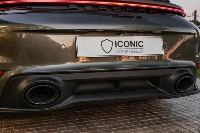 Porsche 911 view 9