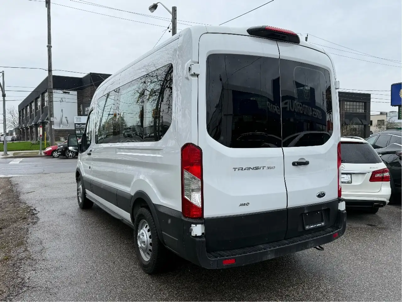 Ford Transit Passenger Wagon снимка Ford Transit Passenger Wagon