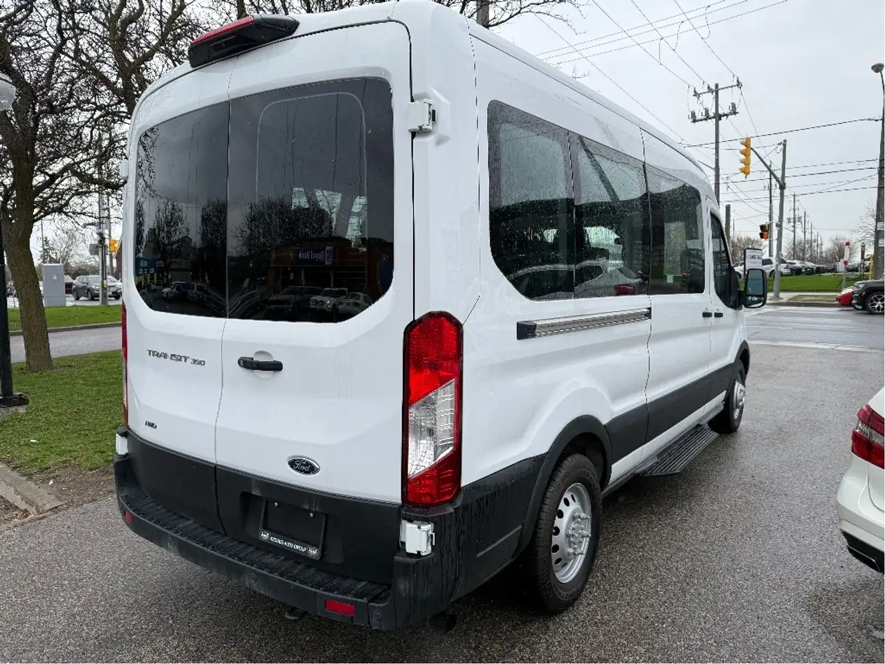 Ford Transit Passenger Wagon снимка Ford Transit Passenger Wagon