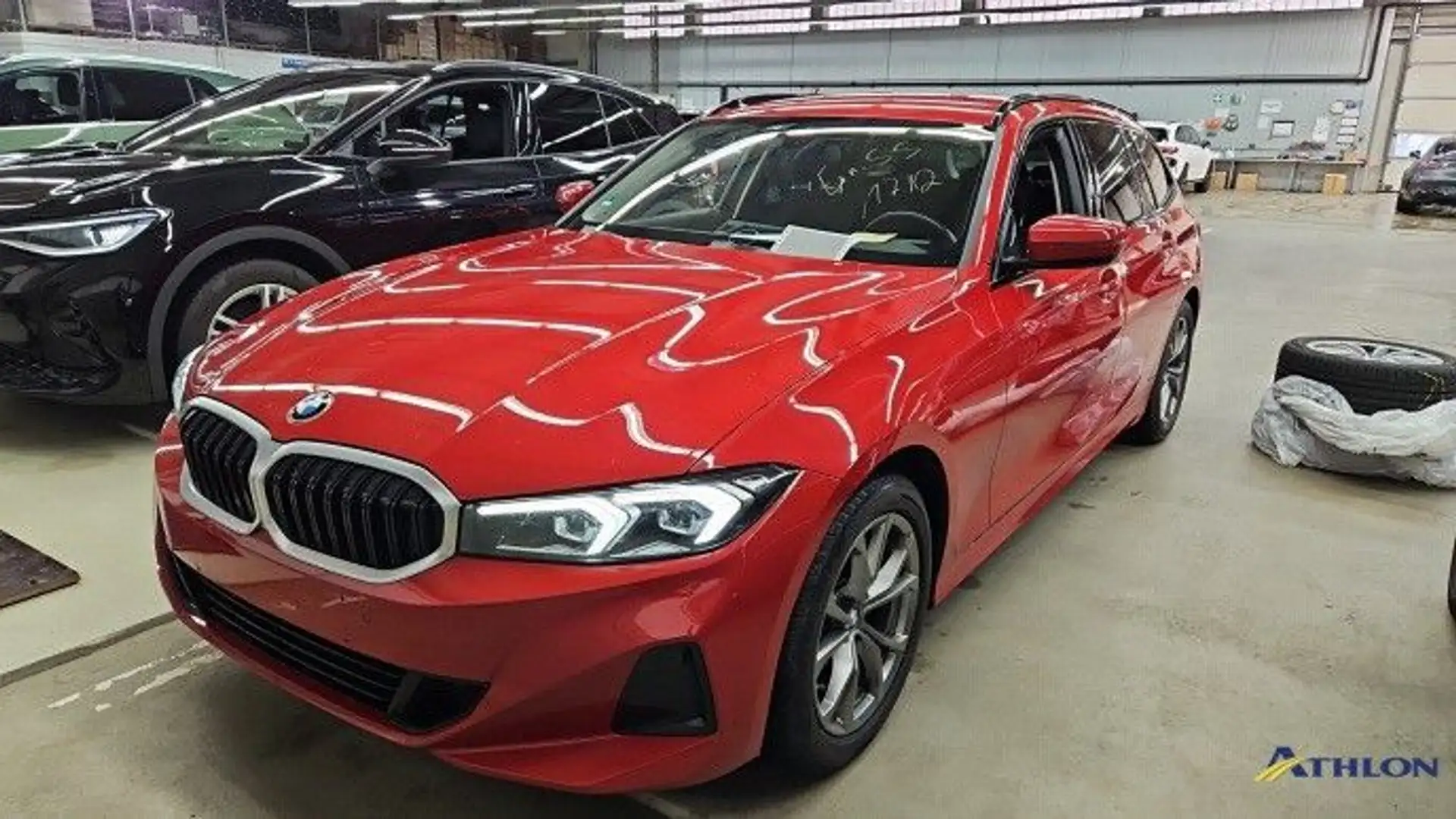 BMW 320 dA xDrive Touring Navi LED SiHz Tempo PDC AHK Rouge - 1