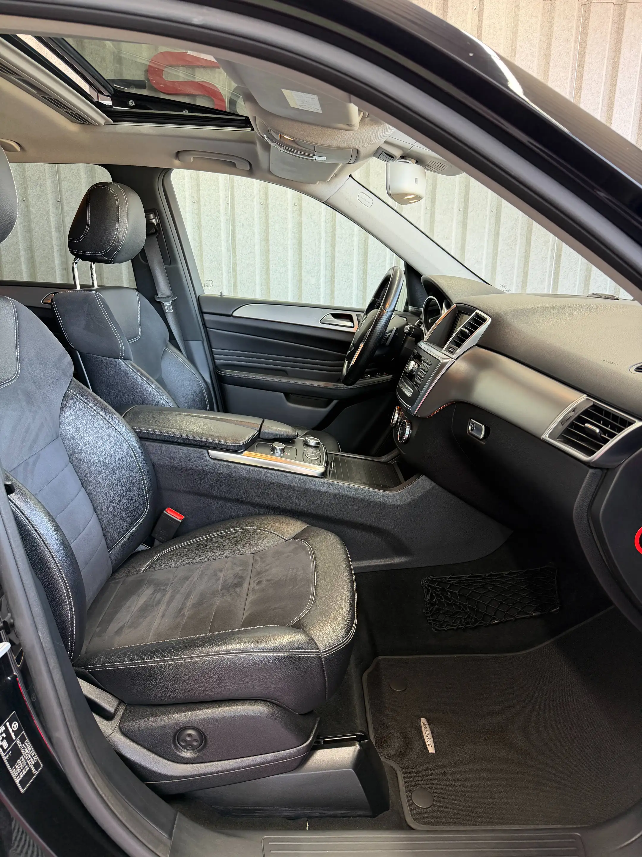 Mercedes-Benz ML 350 ML350CDI BlueTec 4Matic AMG 360 H&K AHK S-Dach Airmatic FahrAss — photo 15