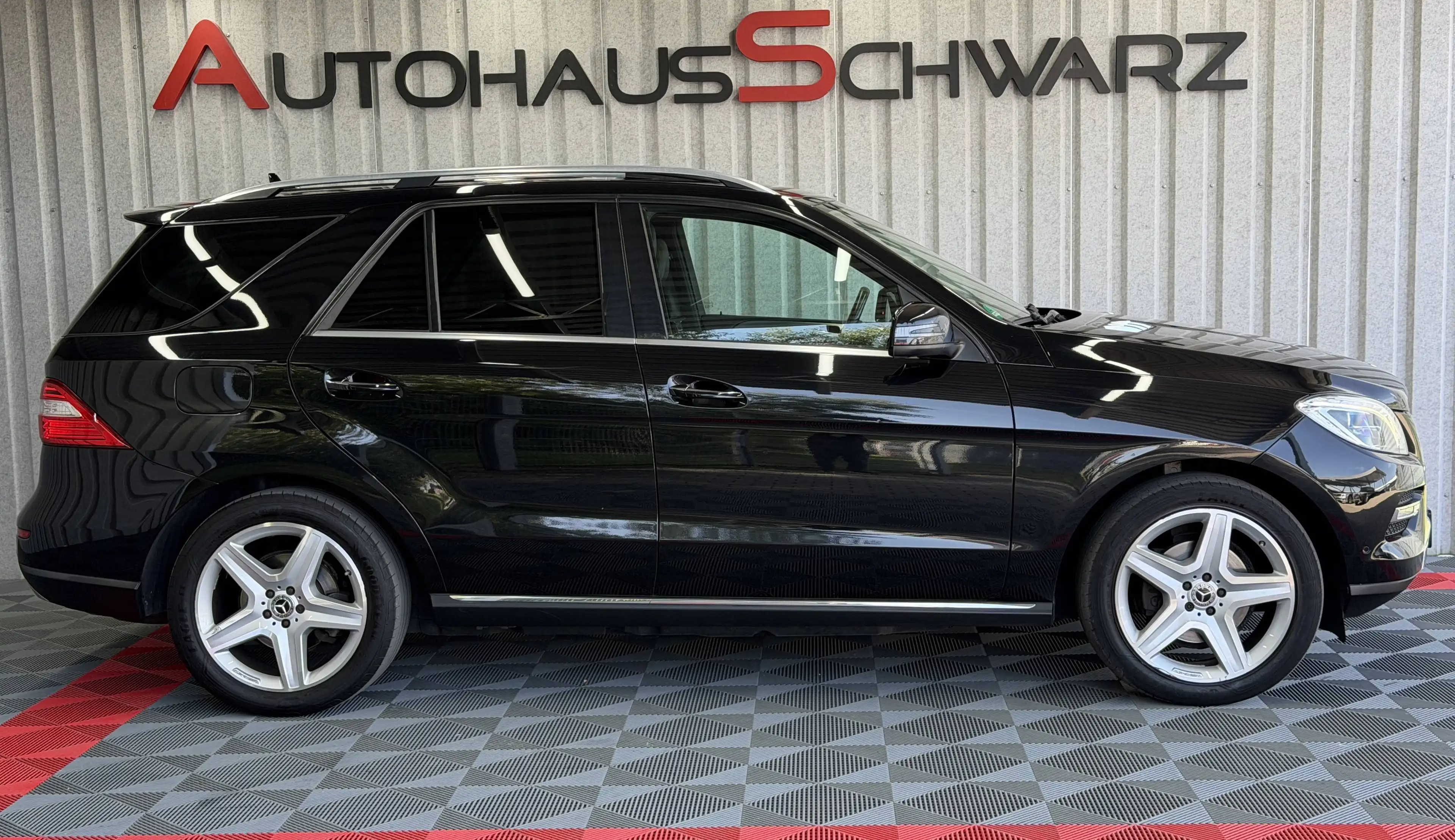 Mercedes-Benz ML 350 ML350CDI BlueTec 4Matic AMG 360 H&K AHK S-Dach Airmatic FahrAss — photo 8