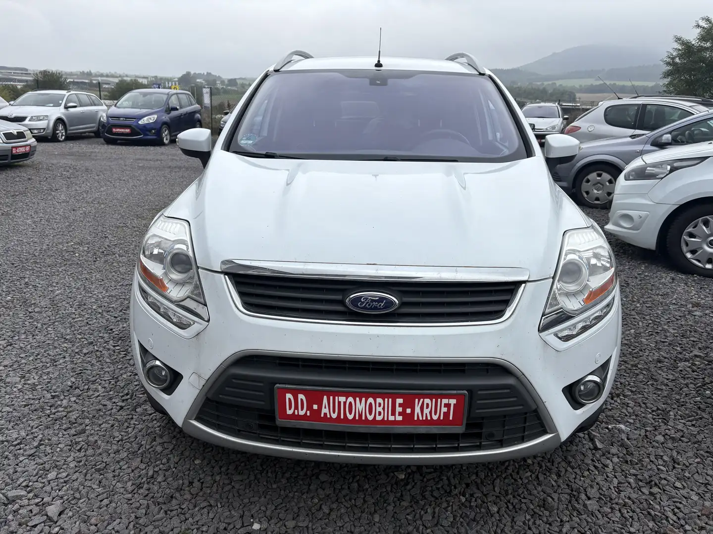 Ford Kuga Titanium-INDIVIDUAL-4X4 2.5 Benziner Weiß - 2