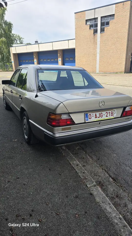 Mercedes-Benz 230, foto 6