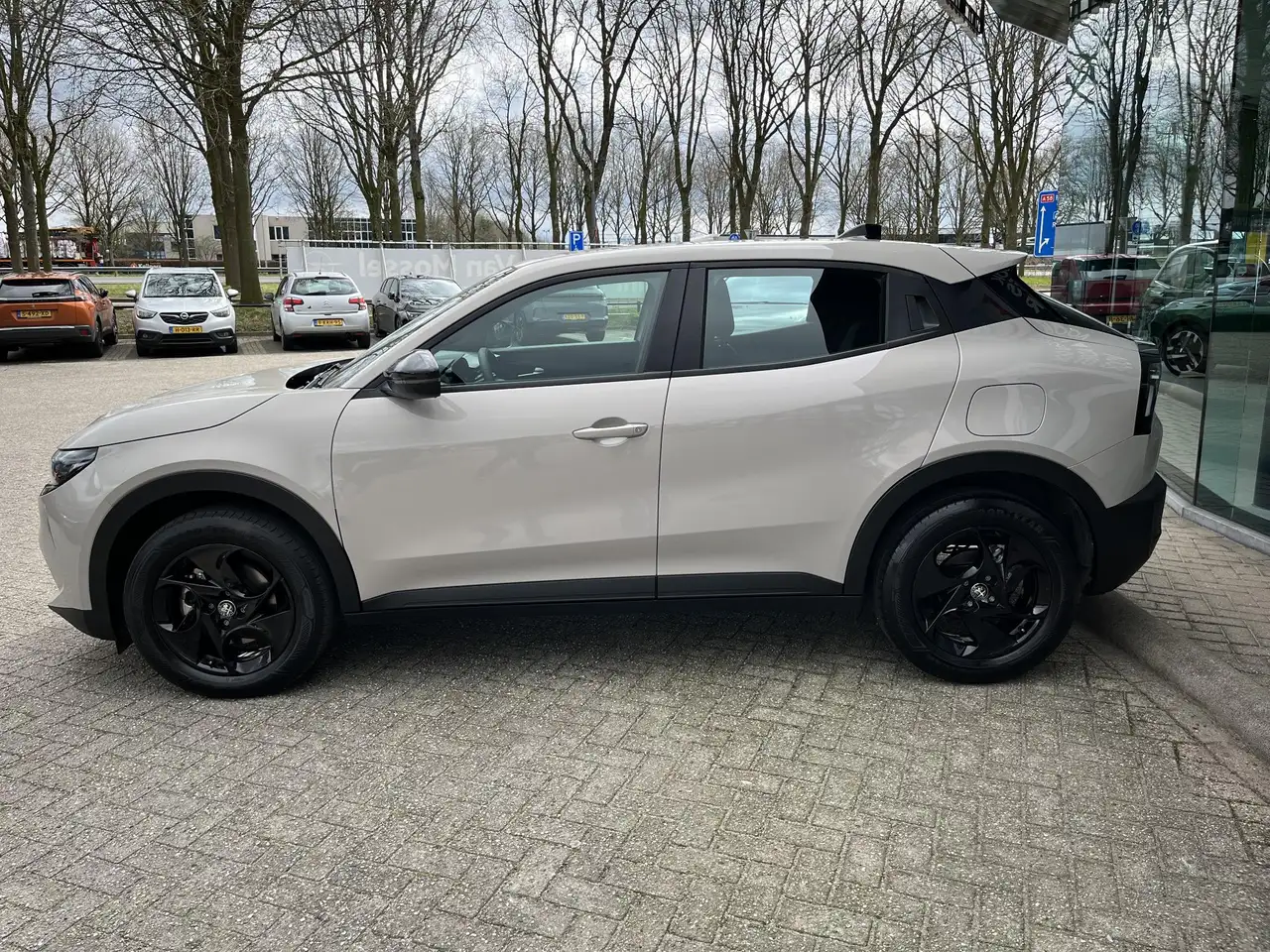 Alfa Romeo Junior 2025