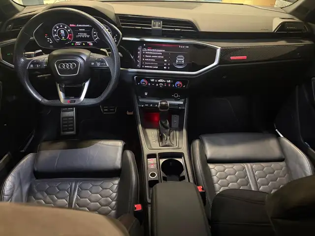 Audi RS Q3 view 13