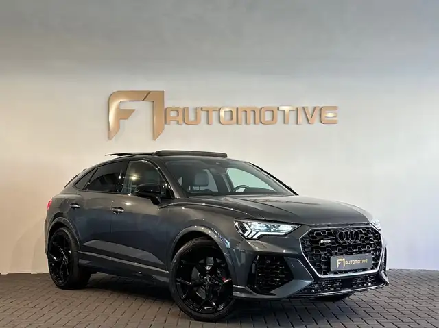 Audi RS Q3 view 6