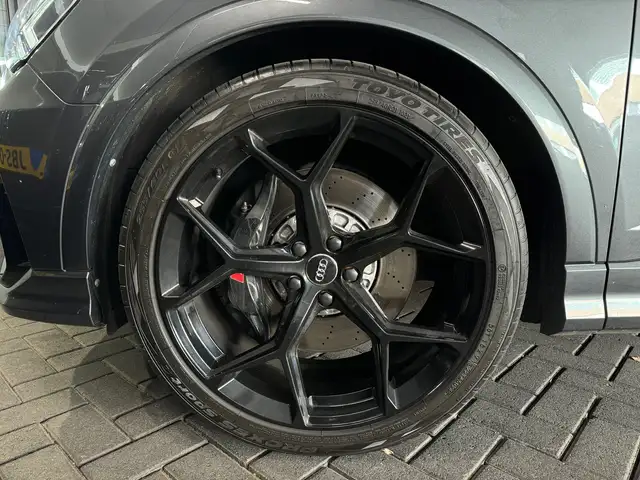 Audi RS Q3 view 12