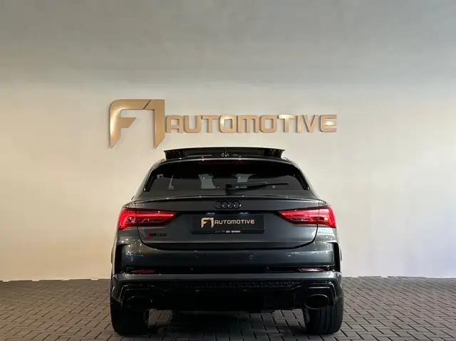 Audi RS Q3 view 10