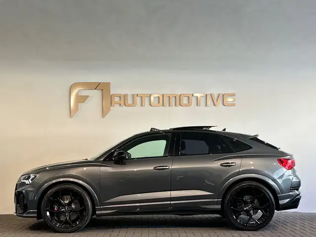 Audi RS Q3 view 9