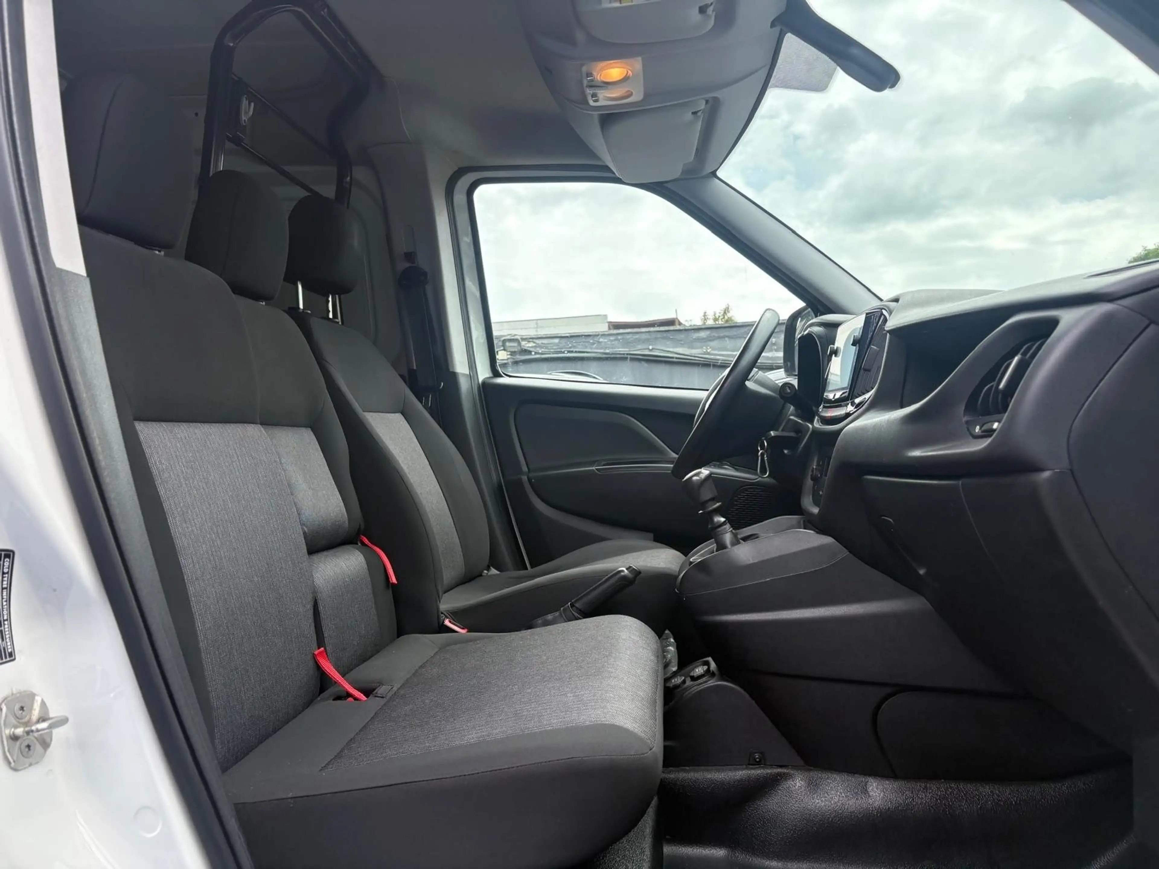 Fiat Doblo 1.6 Multijet SX — photo 10