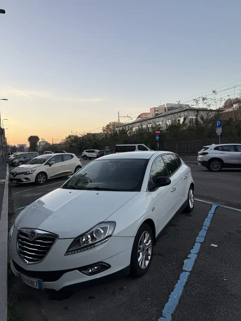 Lancia Delta 1.4 tjt Argento ecochic Gpl 120cv - 1