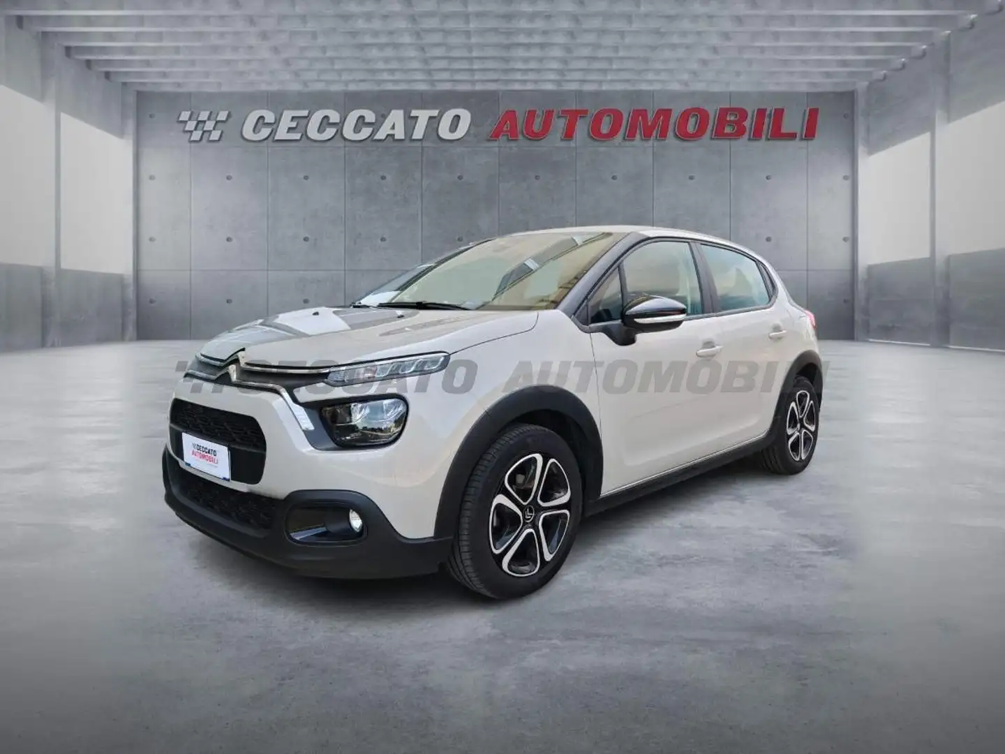 Citroen C3 C3 1.2 puretech Plus s&s 83cv Autocarro Bianco - 1