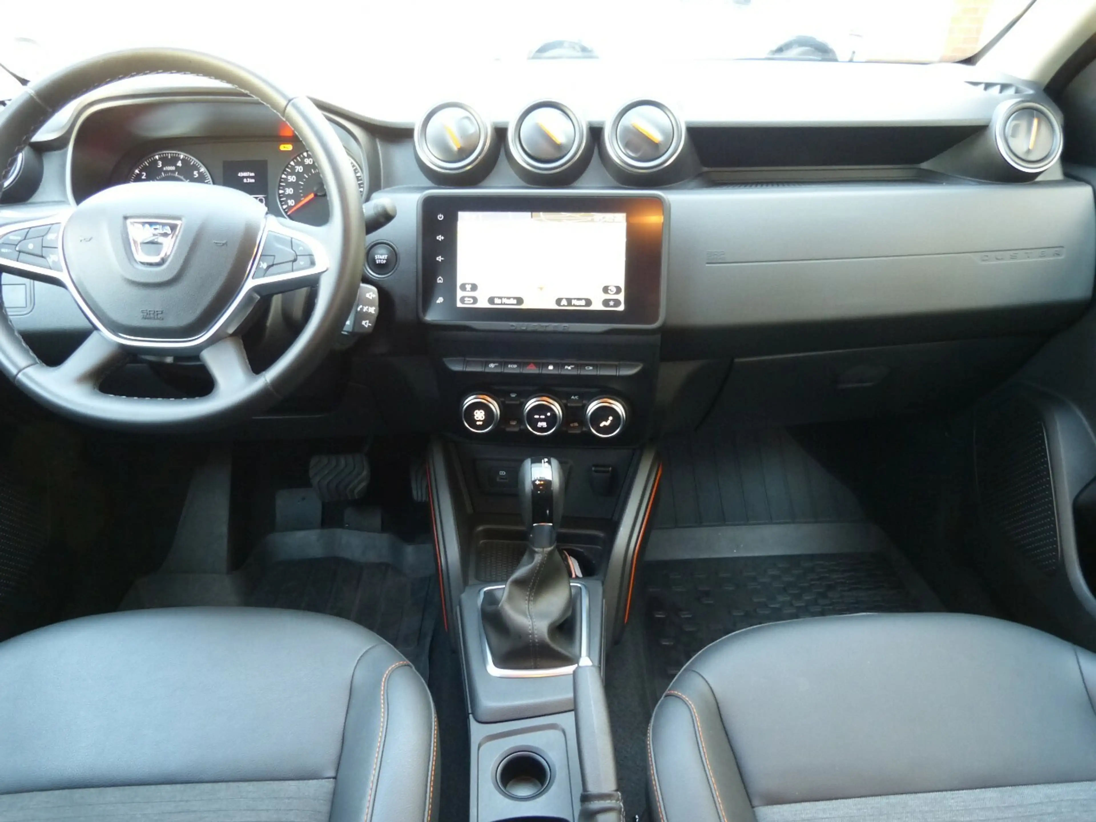 Dacia Duster Extreme TCE 150 EDC[AHK/AUTOM./1.HAND] — photo 11