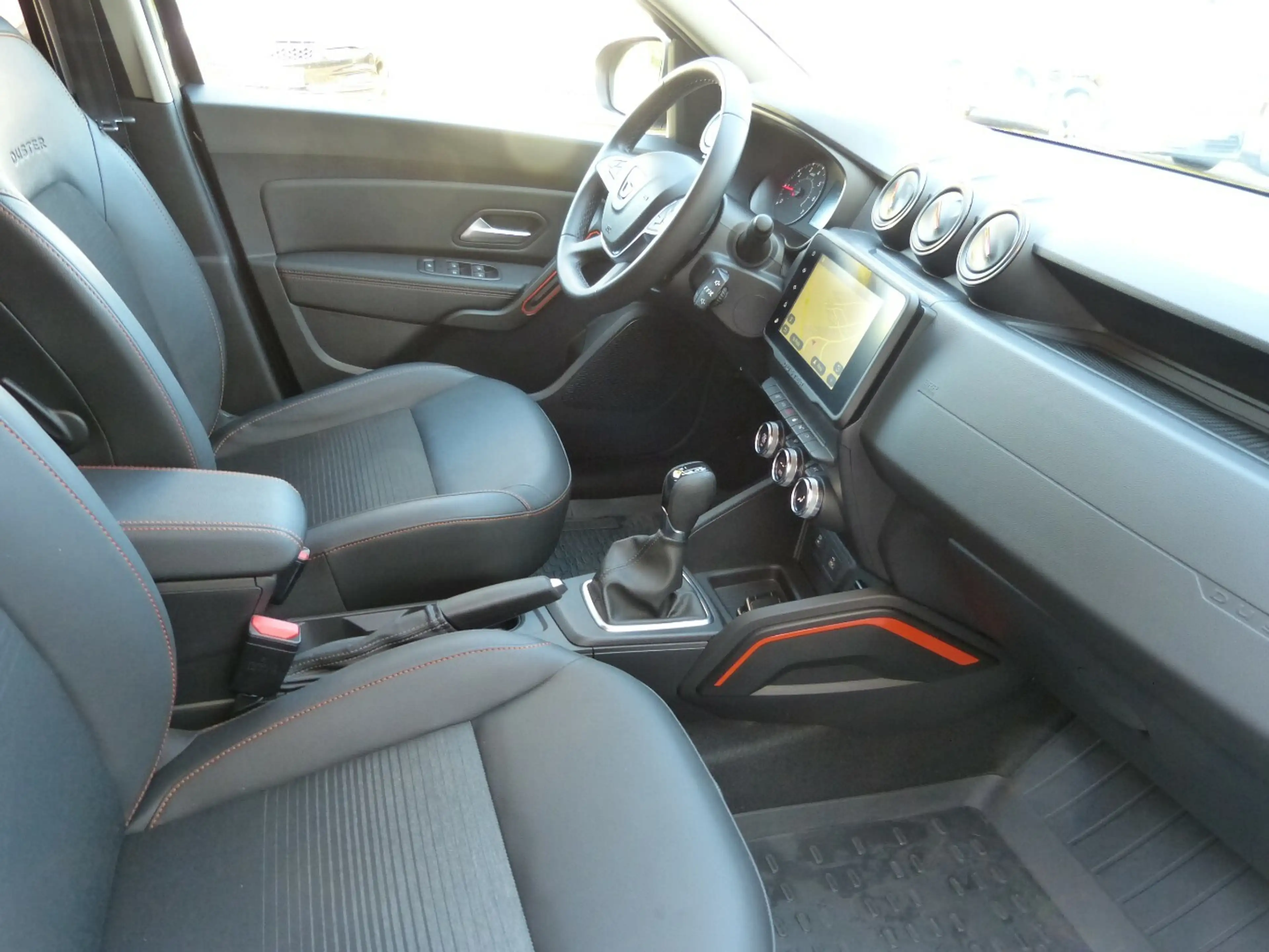 Dacia Duster Extreme TCE 150 EDC[AHK/AUTOM./1.HAND] — photo 12