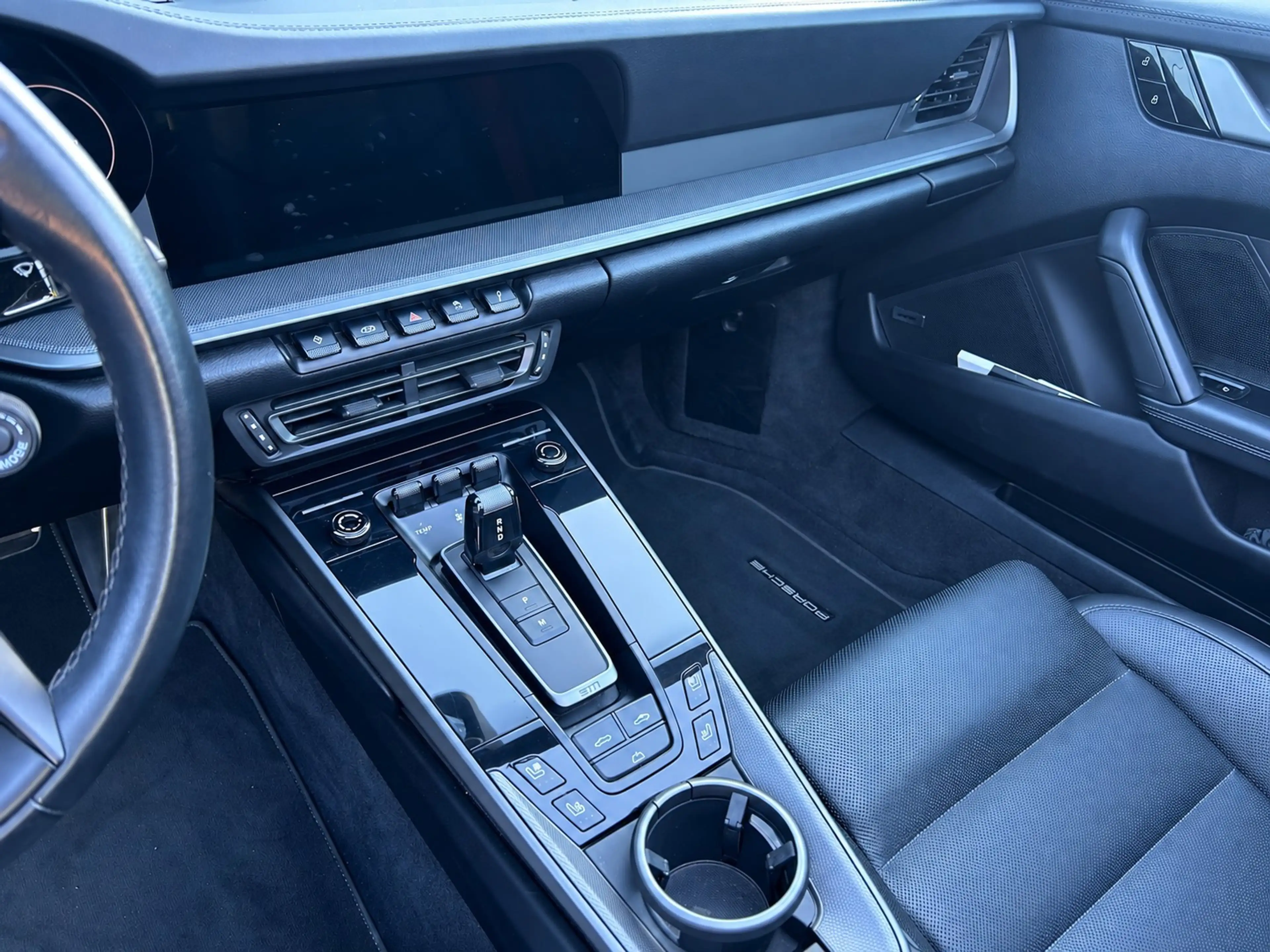 Porsche 992 Cabrio 992, 3.0 Carrera, Sportuitlaat, PASM, Chron — photo 8