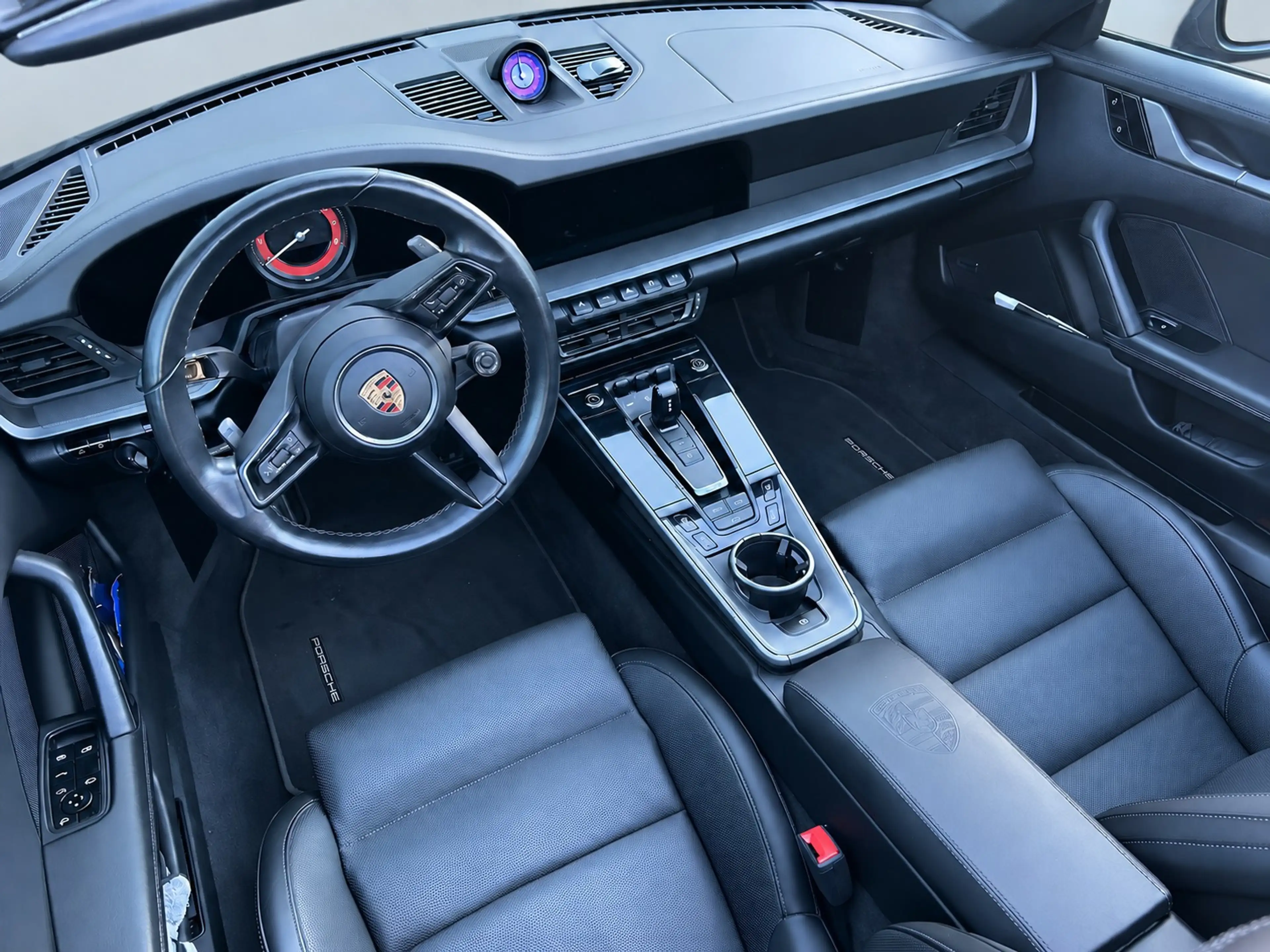 Porsche 992 Cabrio 992, 3.0 Carrera, Sportuitlaat, PASM, Chron — photo 5