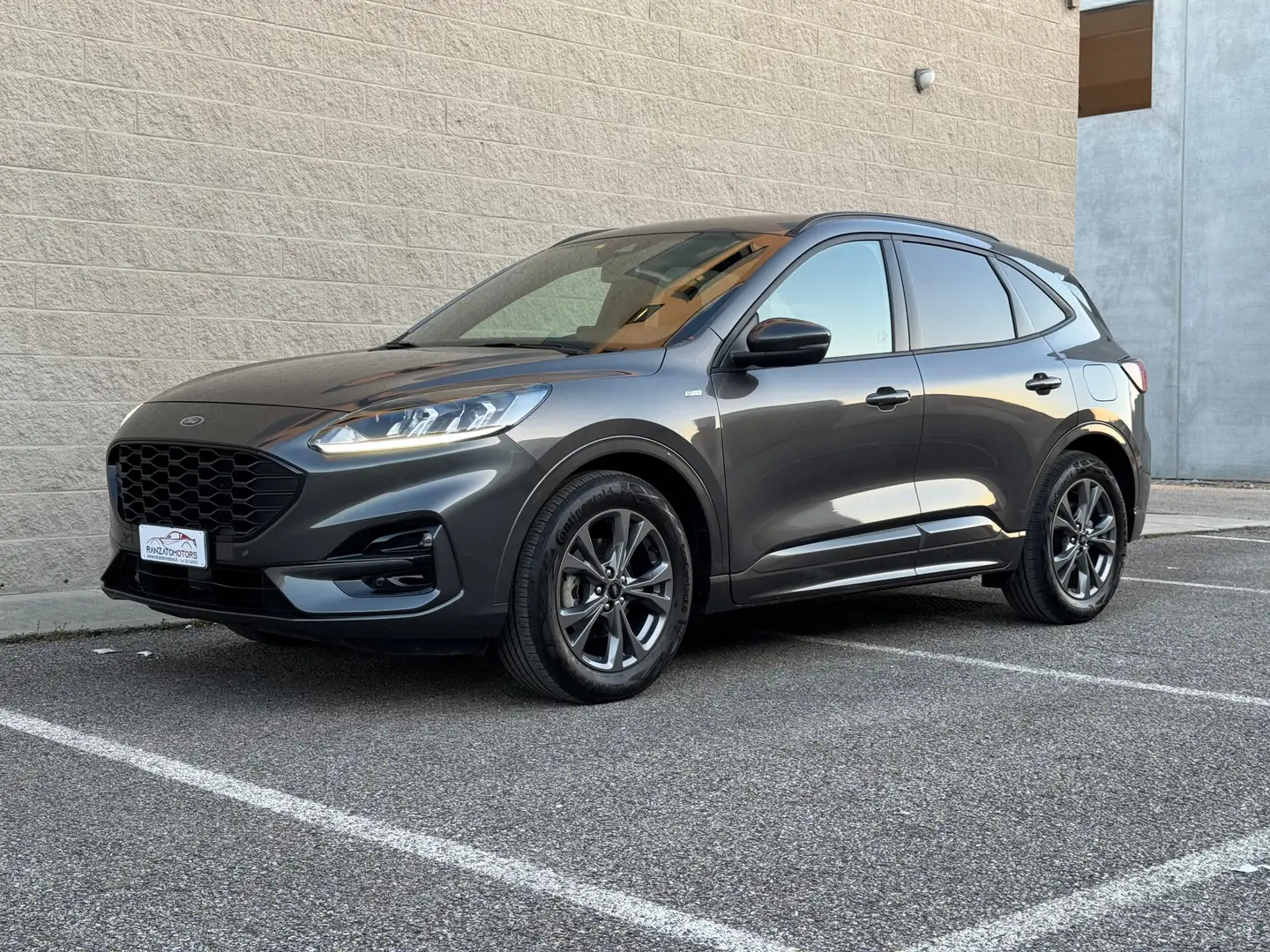 Ford Kuga 1.5 EcoBlue 120 CV 2WD ST-Line Design Grau - 1