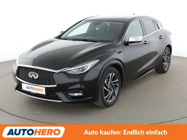 Infiniti Q30 1.5 Diesel Premium Aut*NAVI*TEMPO*CAM*PDC*SHZ*