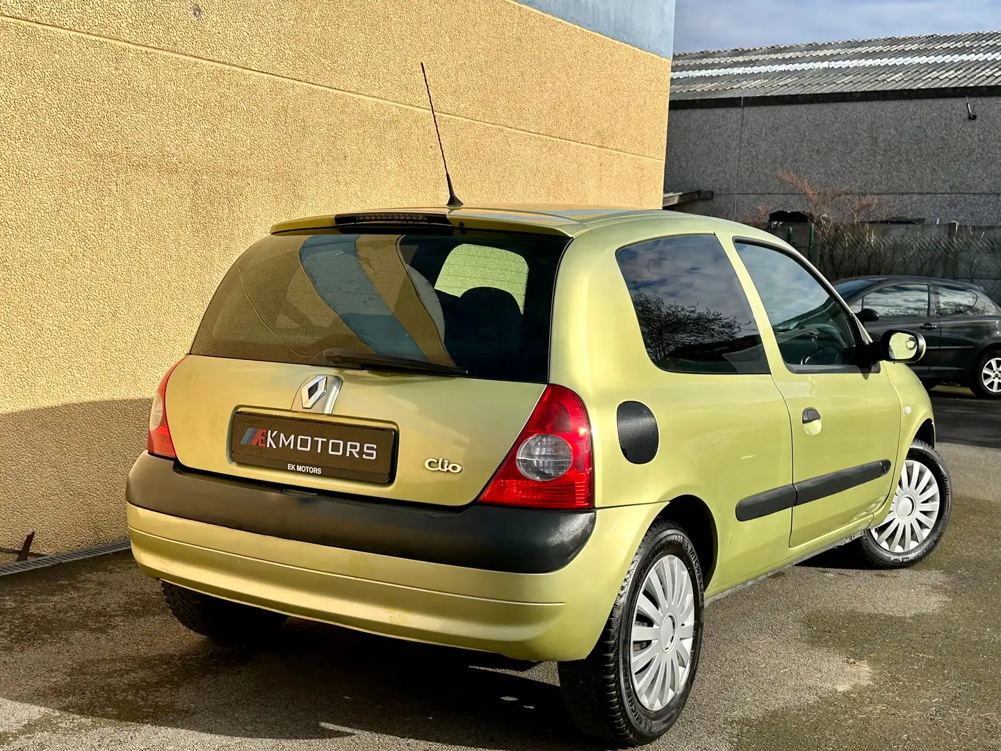 Renault Clio °AIRCO°V.CENTRAL.°V.ELEC. Vert - 2