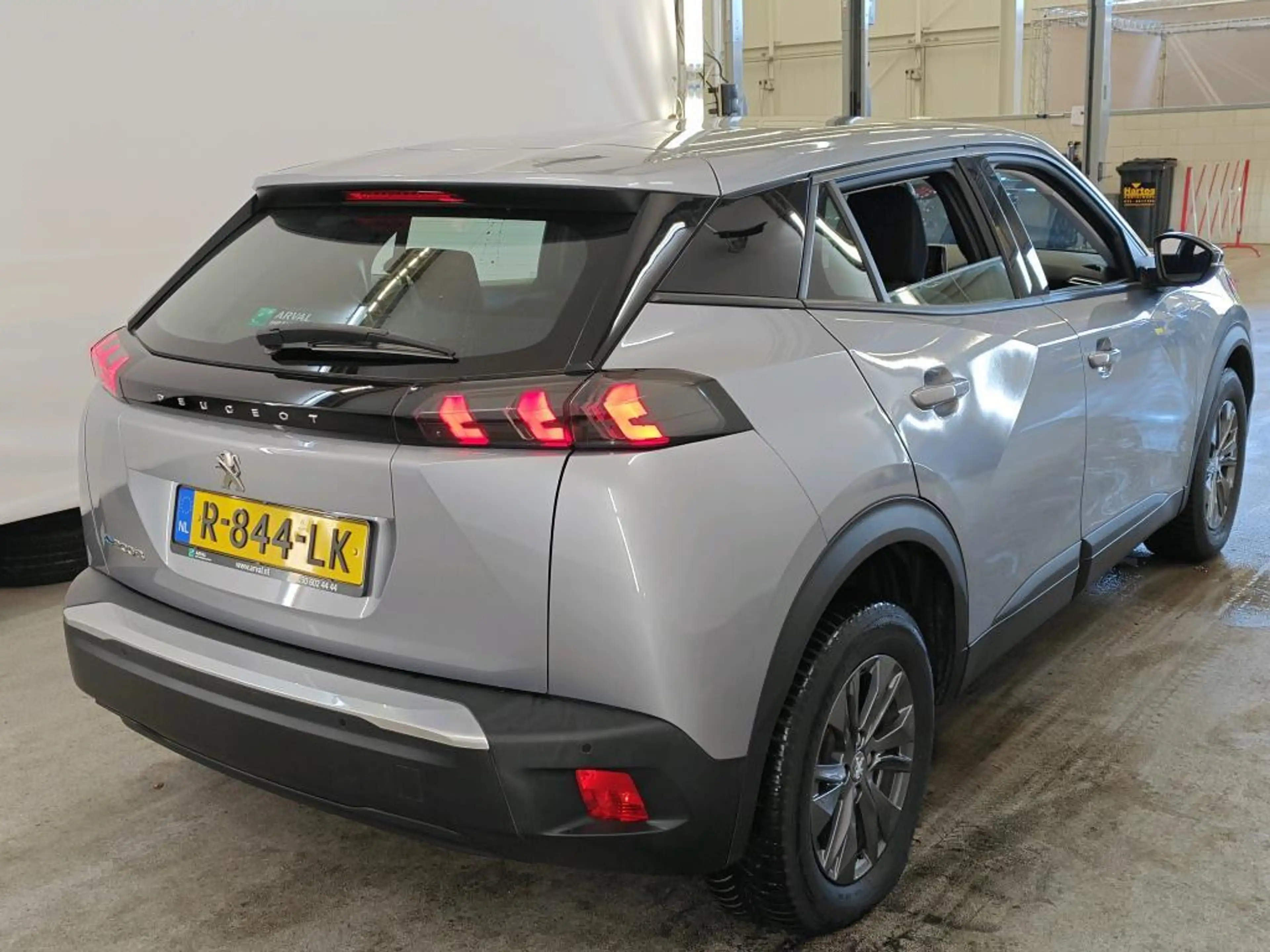 Peugeot e-2008 EV ACTIVE PACK 50 kWh (91% SOH) I AUTOMAAT I APPLE — photo 3