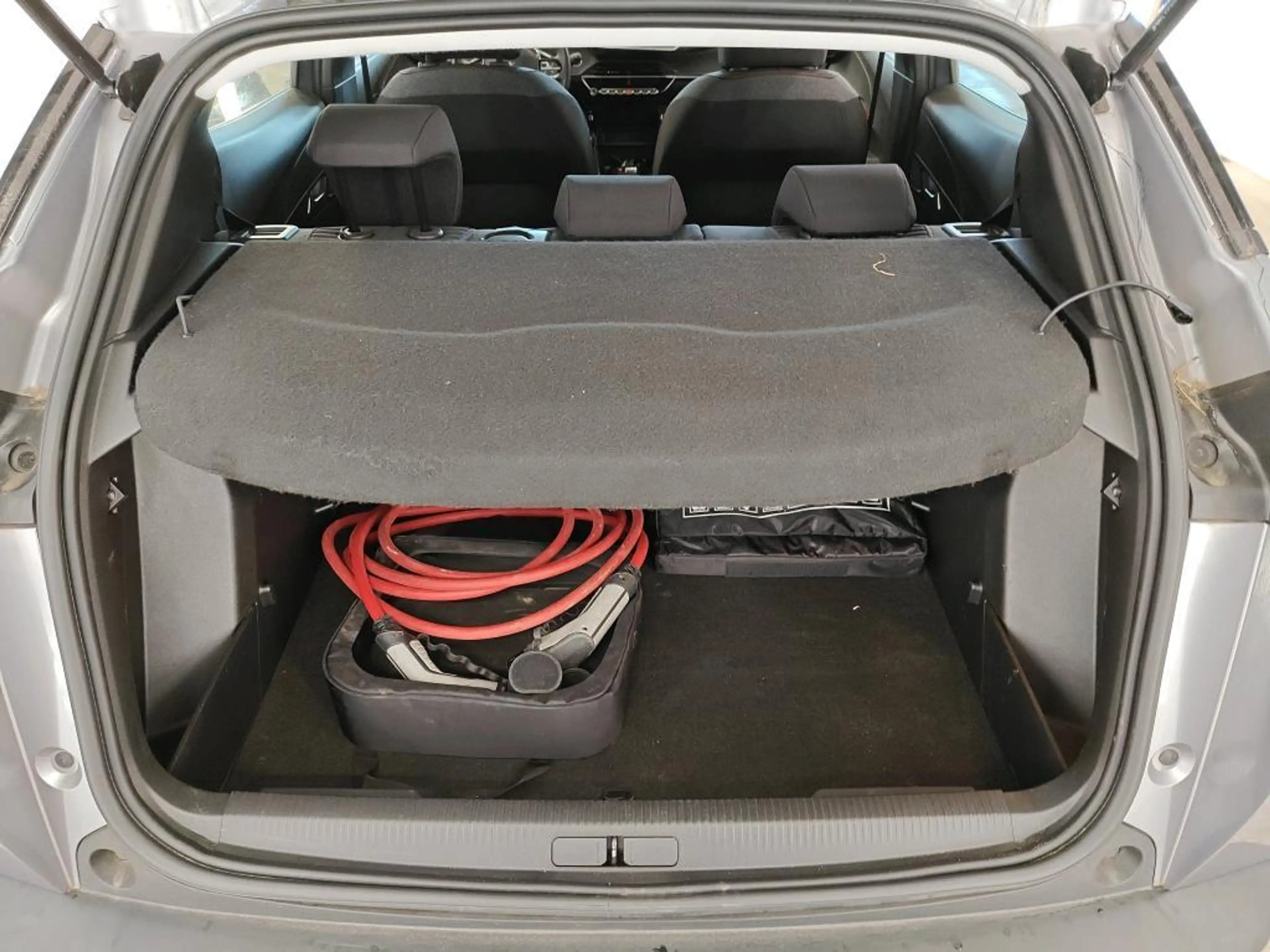 Peugeot e-2008 EV ACTIVE PACK 50 kWh (91% SOH) I AUTOMAAT I APPLE — photo 7