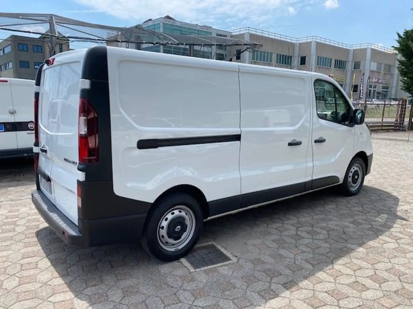 Renault Trafic 30  1.6 Blue Dci 125 CV L2 Bianco - 2