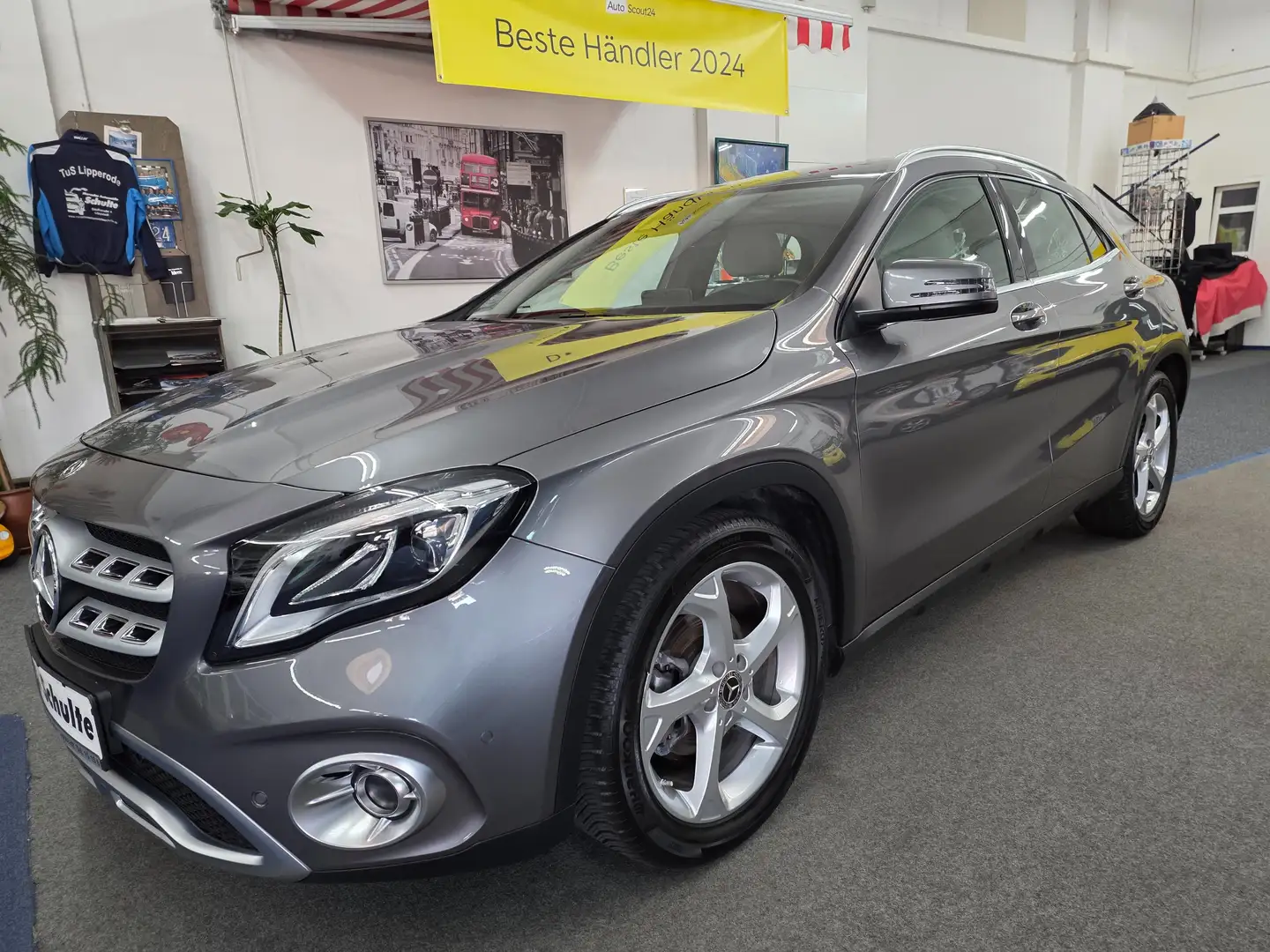 Mercedes-Benz GLA 200 GLA 7G-DCT Urban LED-High-Perf.,Kamera,AHK,Leder ! Grau - 1