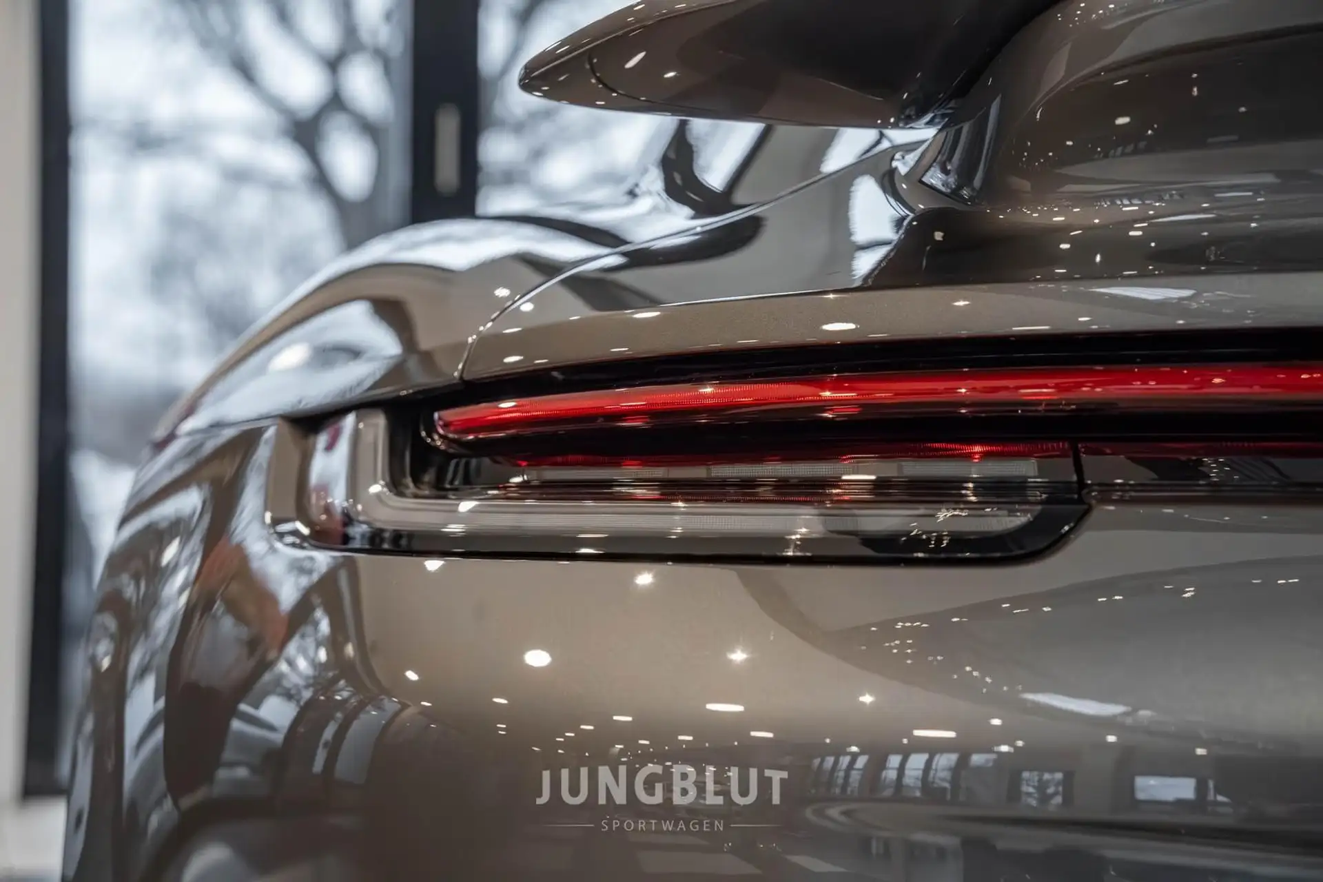 포르쉐 911 Turbo S Coupe 2024 건메탈 사진 5