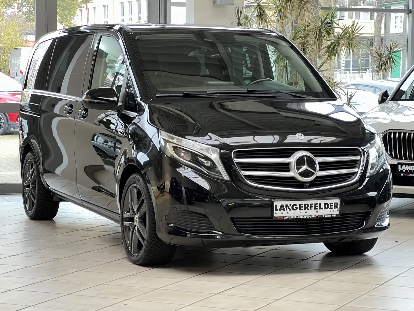 Mercedes-Benz V 250 V 250 d Avantgarde Edition 4MATIC*ACC*360°*SHZ* Чорний - 1