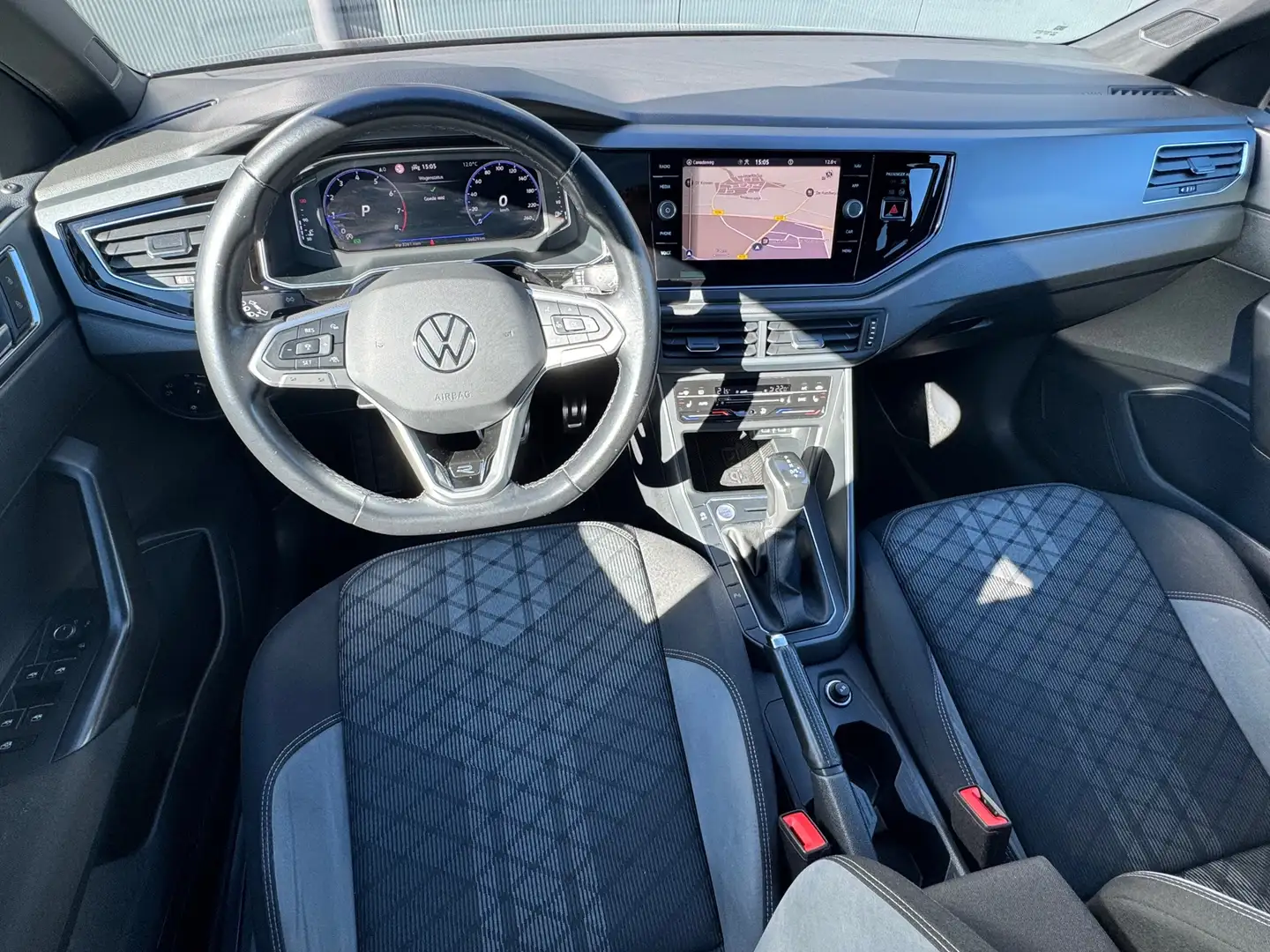 Volkswagen Taigo 1.0 TSI * R-Line * Apple car play * Panodak * Came Zwart - 2