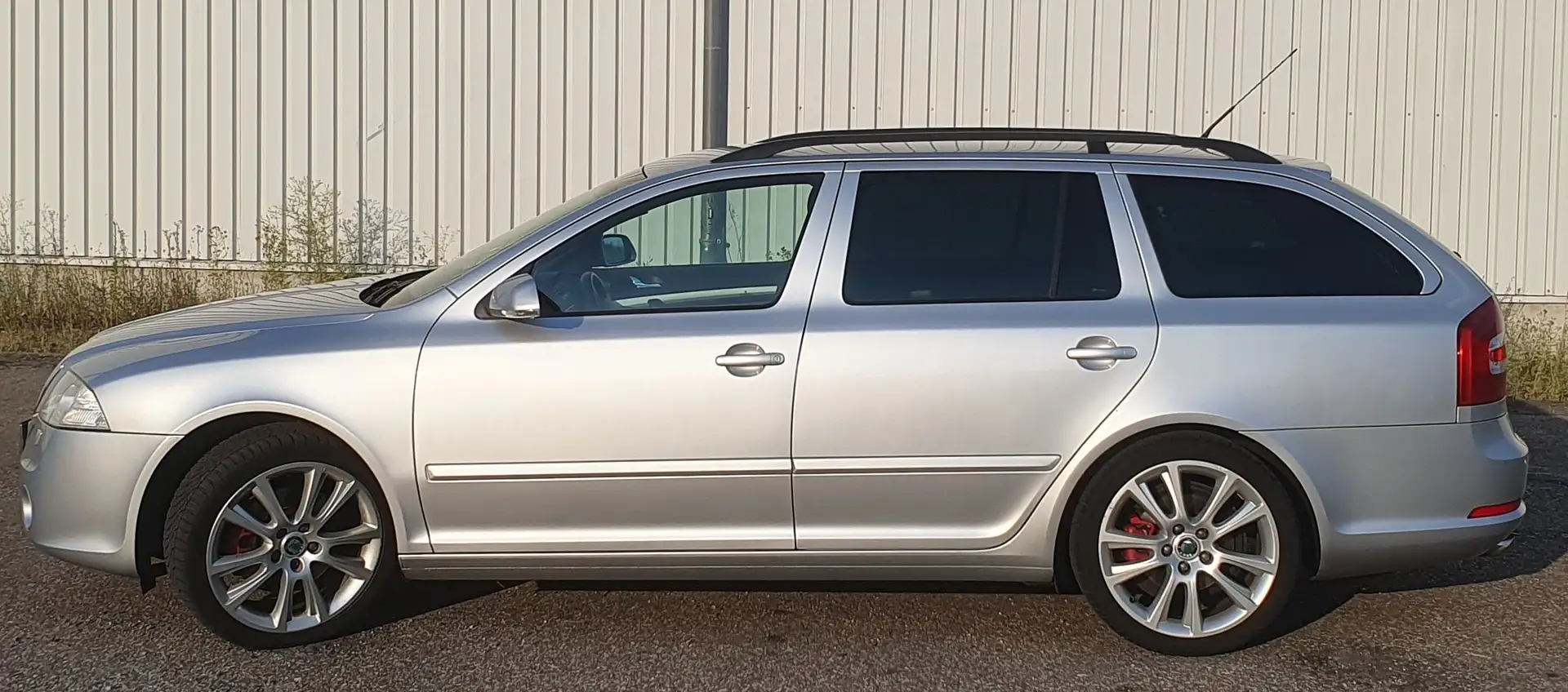 Skoda Octavia Octavia II Combi Diesel Combi 2.0 TDI CR DPF DSG R Silber - 1