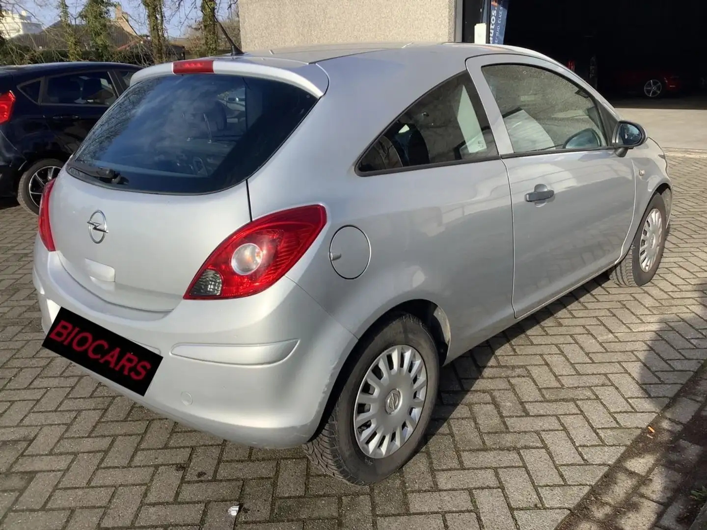 Opel Corsa 1.2 Selection Blanc - 2