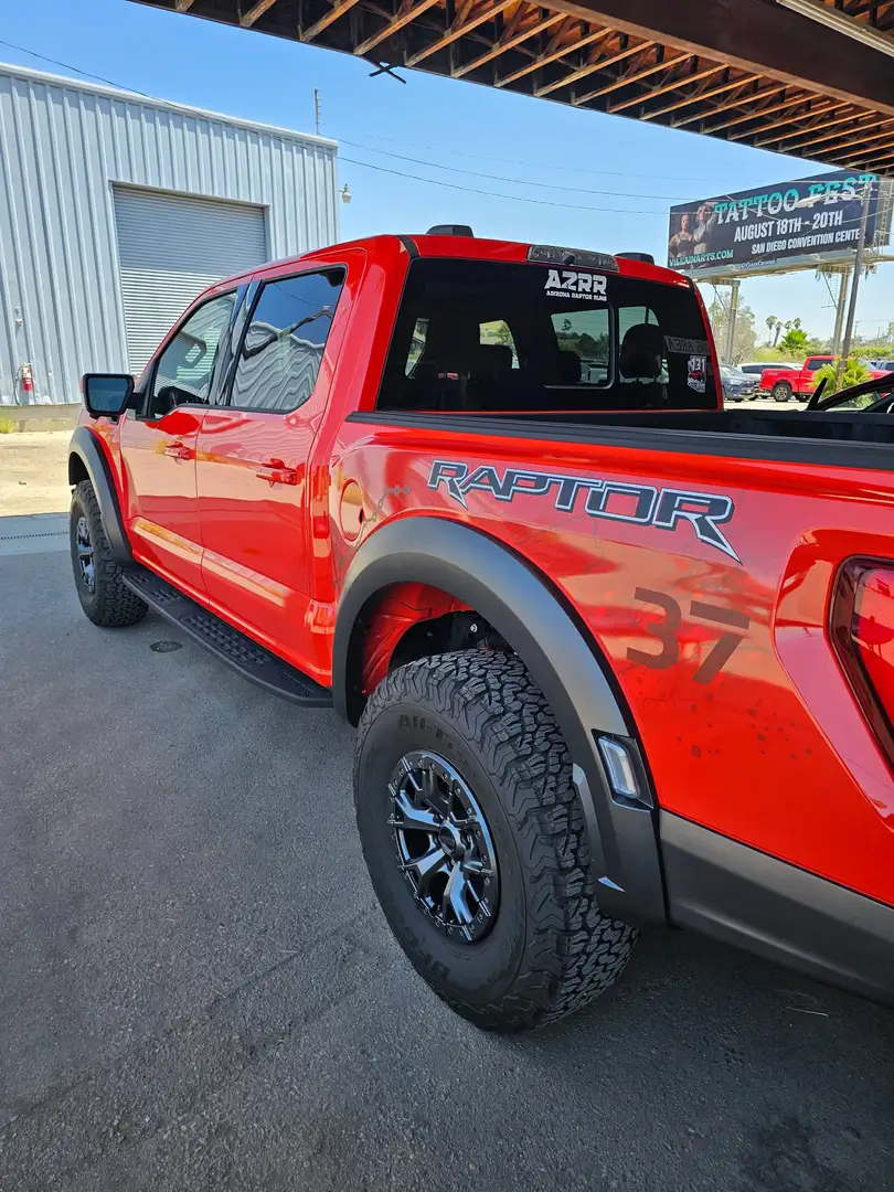 Ford F 150 Raptor with 37 Performance Package Oranje - 2