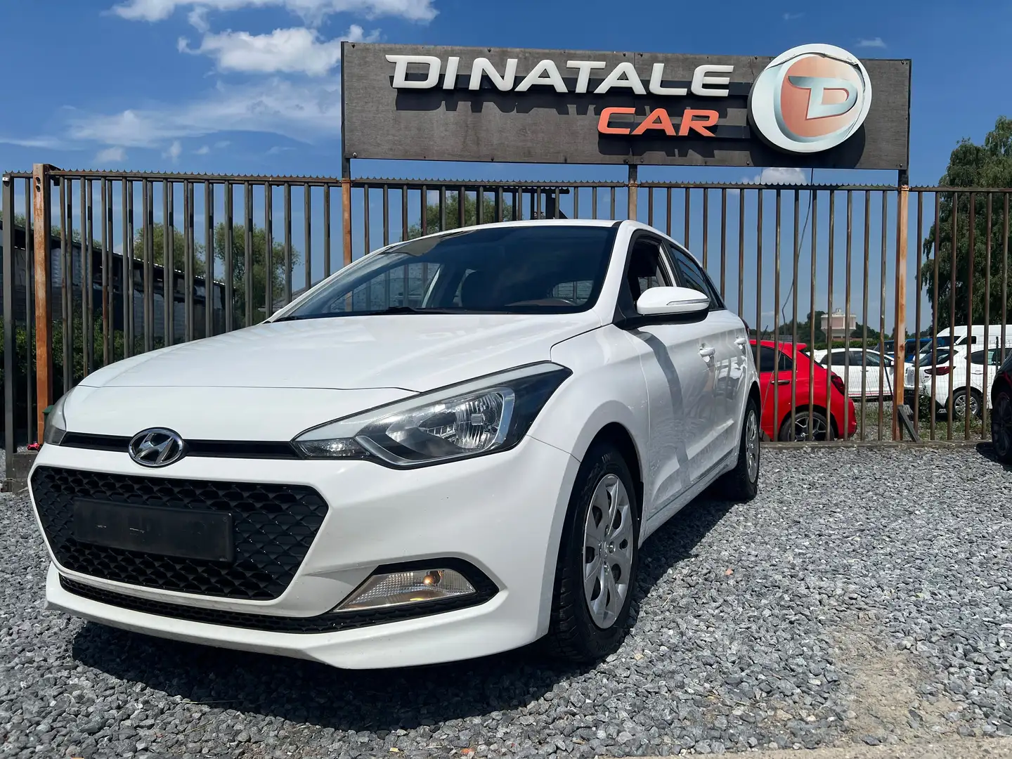 Hyundai i20 i20 1.2i Clima - PDC - Historique - Garantie Blanc - 1