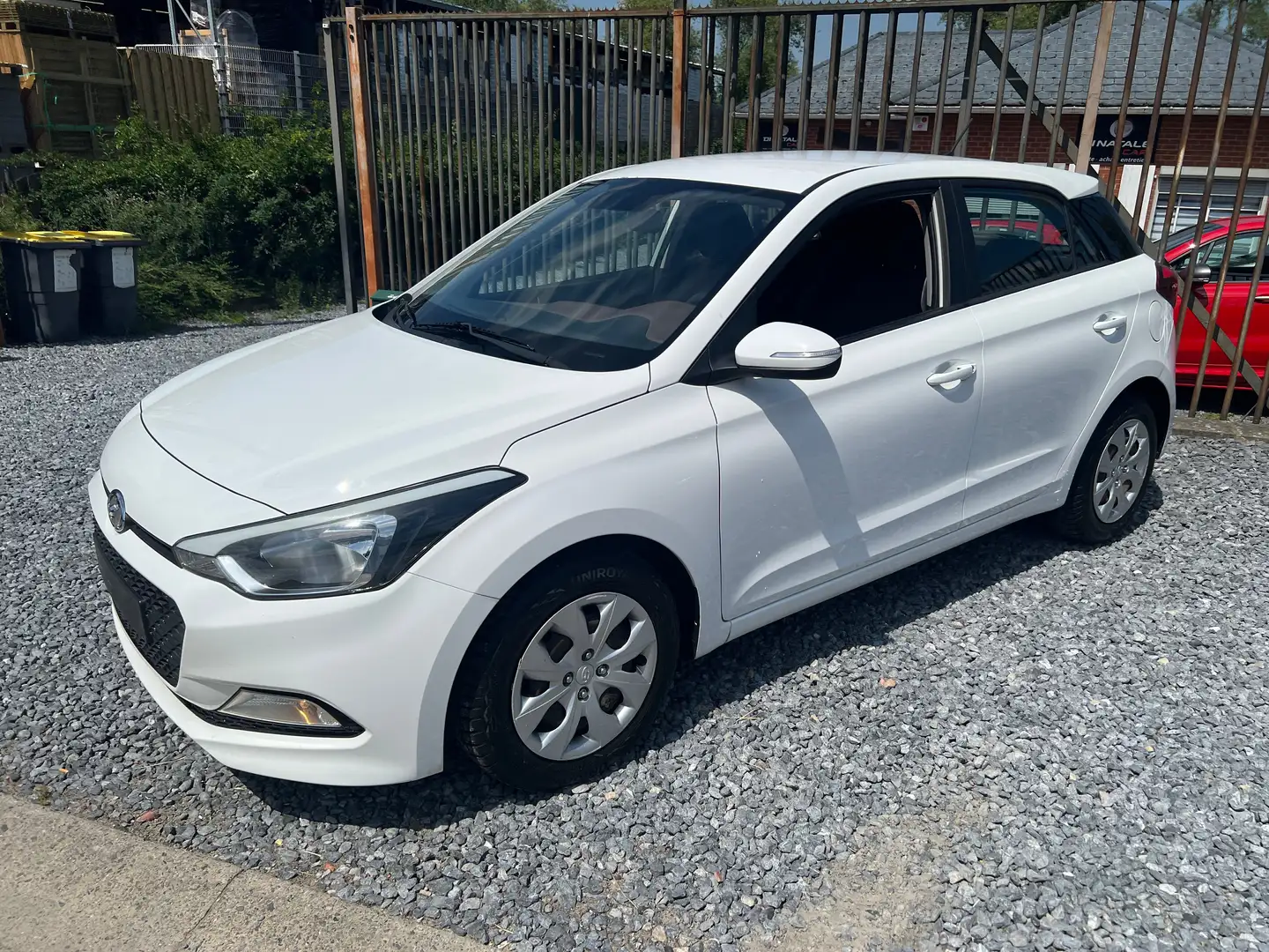 Hyundai i20 i20 1.2i Clima - PDC - Historique - Garantie Blanc - 2