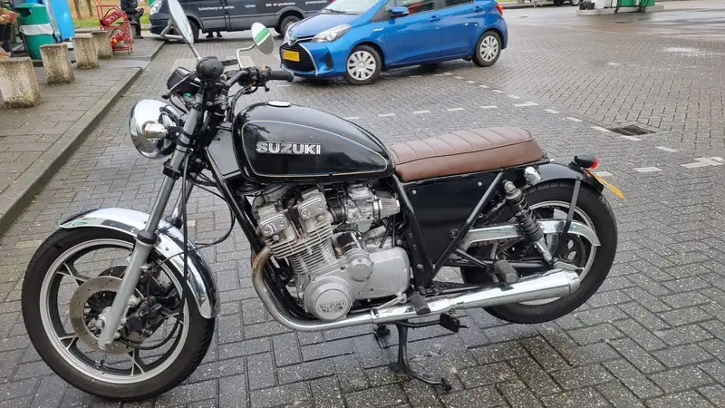 Suzuki GSX 750 - foto 4