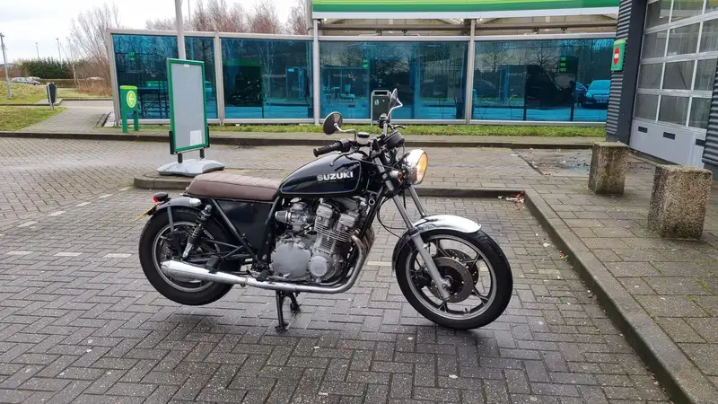 Suzuki GSX 750 - foto 5