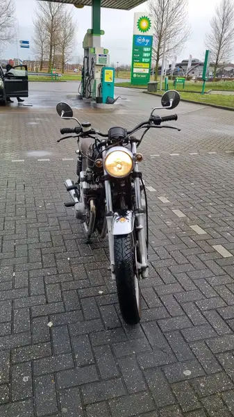 Suzuki GSX 750 - foto 2