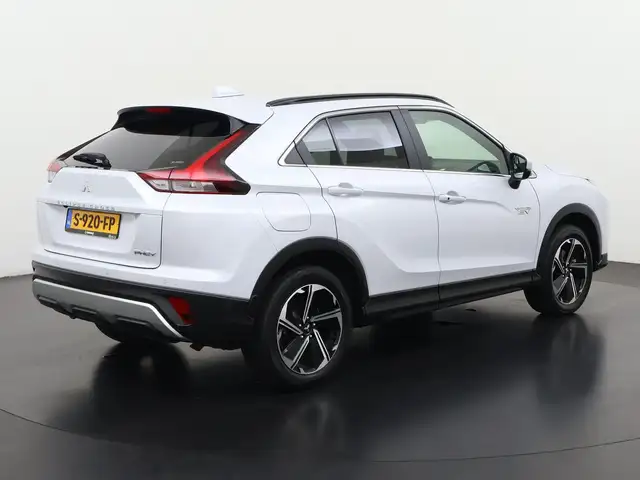 Mitsubishi Eclipse Cross view 6