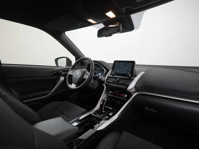 Mitsubishi Eclipse Cross view 2