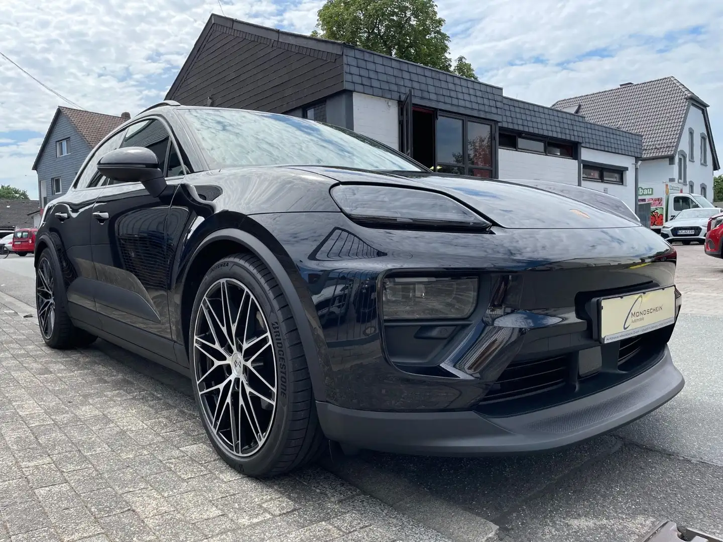 Porsche Macan 4 |ACC|22"|Pano|3.Disp|SportChro|PASM|360° Schwarz - 2