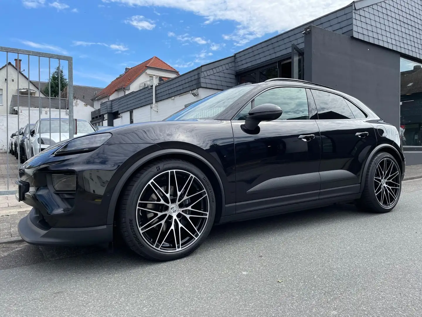 Porsche Macan 4 |ACC|22"|Pano|3.Disp|SportChro|PASM|360° Schwarz - 1