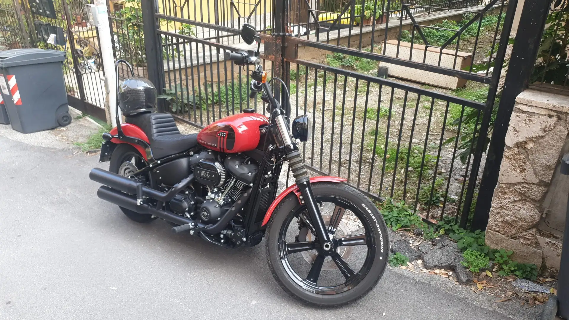 Harley-Davidson Street Bob Rosso - 1