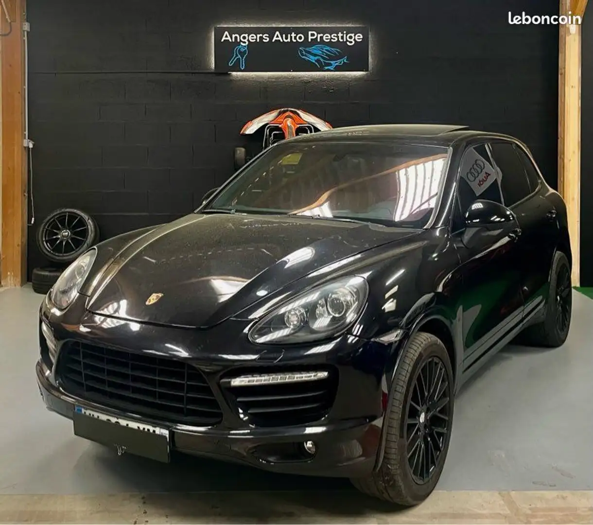 Porsche Cayenne Turbo 958 Schwarz - 1