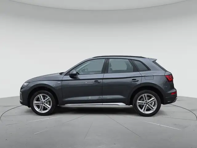 Audi Q5 view 6