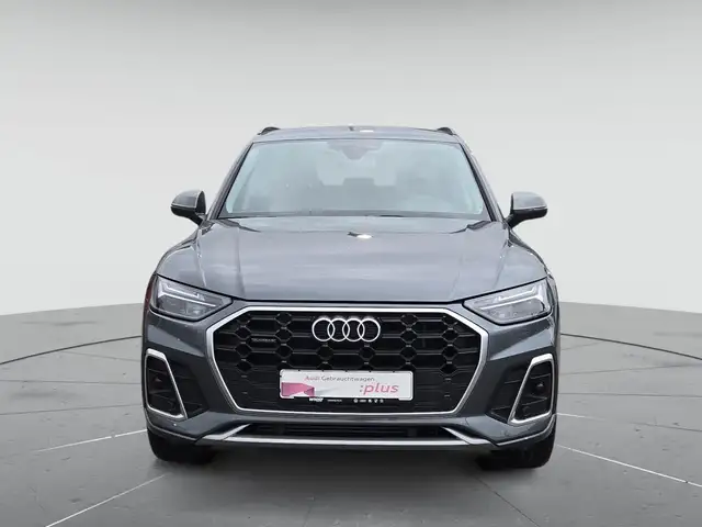 Audi Q5 view 2