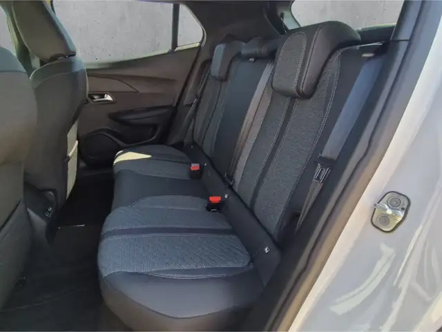 Peugeot 2008 view 8