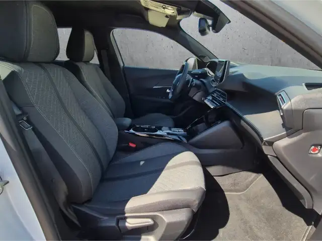 Peugeot 2008 view 13
