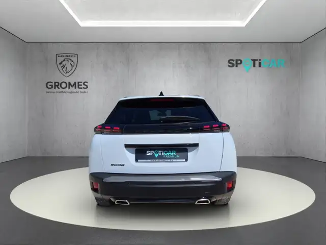 Peugeot 2008 view 4